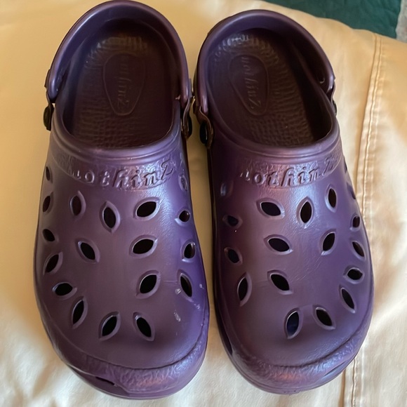 Nothinz Adult Clogs Purple - Picture 1 of 12